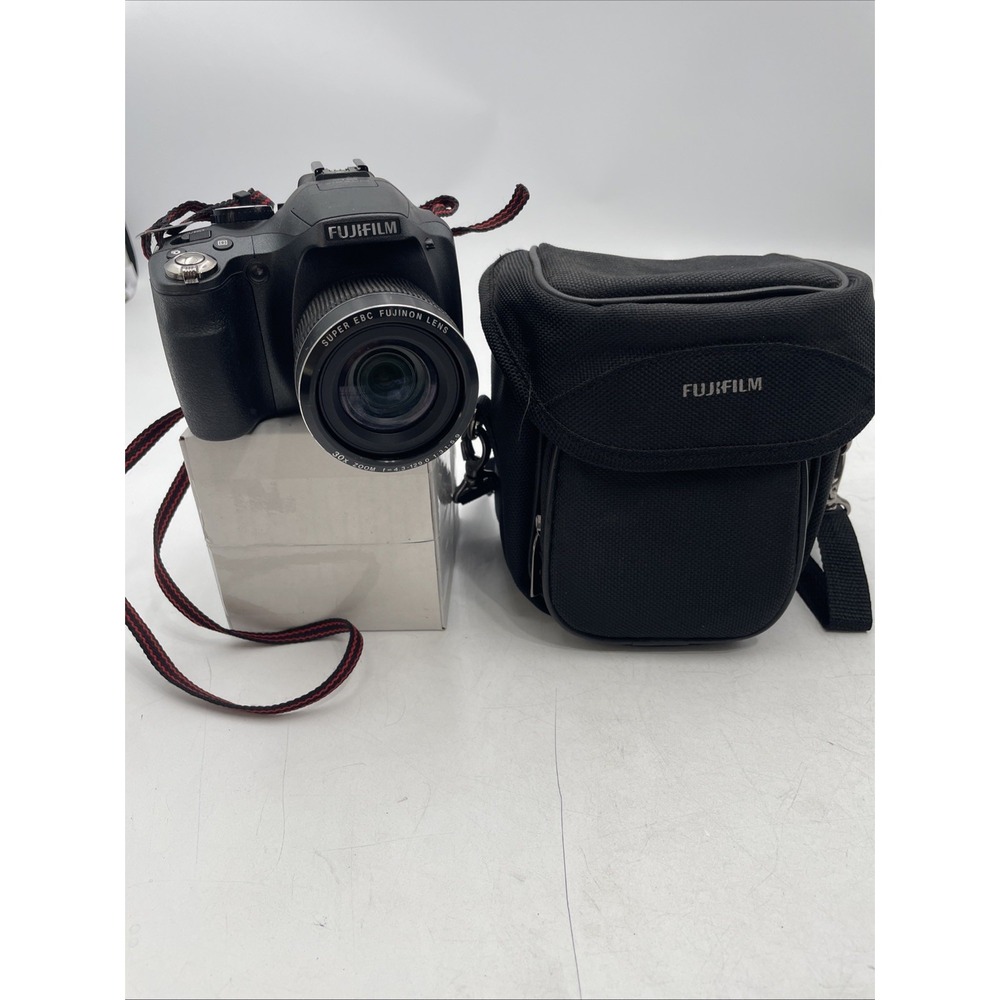 Fujifilm Finepix SL300 14.0MP Digital Camera 30X Zoom+Battery+SD Card+Case